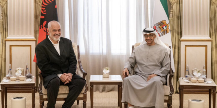 Presidenti Zayed pret Ramën në Pallatin Mbretëror, zbulohen detaje nga takimi