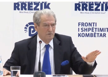 Deklarata e FORTË e Berishës: Kam informacione se po MBLEDHIN kartat e ID para zgjedhjeve lokale