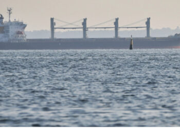 Çfarë po ndodh me marrëveshjen? Dymbëdhjetë anije me grurë largohen nga portet e Ukrainës