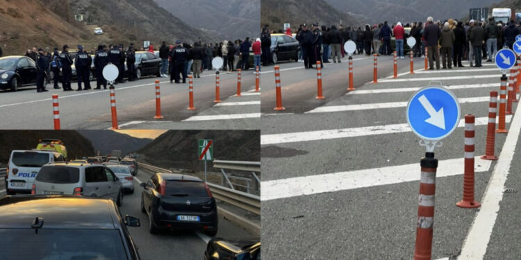 Bllokohet rruga në Rubik, banorët në protestë: Mos na izoloni