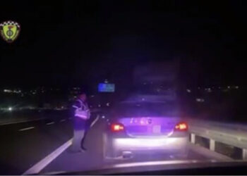 I droguar në timon dhe me 190 km në orë, arrestohet 25-vjeçari