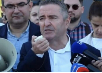 Pedagogët marrin zgjidhje për disa kërkesa, por s’janë të kënaqur, Koçavi: Nuk morëm përgjigje për pagat