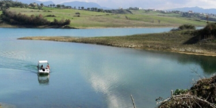 E rëndë në Tiranë, gjendet i mbytur një i ri në liqenin e Farkës