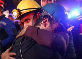 VIDEO/ Tragjedia në Turqi, vijon rritet numri i viktimave, qindra minatorë ende të bllokuar