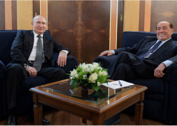 Putini i dhuron Berlusconit 20 shishe vodka për ditlindje, KE: Shkelin sanksionet