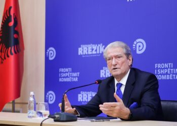 “Edi Rama i futi thikën pas shpine Kosovës”, Berisha: Miratoi në Strasburg ndarjen në dysh të kombit shqiptar
