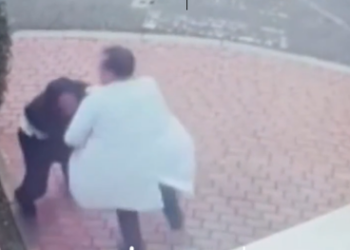 Dhunon dhe tenton t’i vjedhë telefonin e varësen e floririt doktorit, prangoset 45-vjeçari në Tiranë