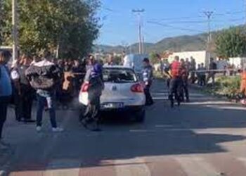 Përplasi 4-vjeçarin me makinë/ Arrestohet i riu në Elbasan, dje u rrah dhe nga banorët