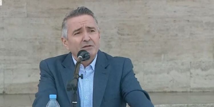 E cilësoi si “SHIK-s”, profesori i përgjigjet Ramës: Mos u merr me biografi, por….