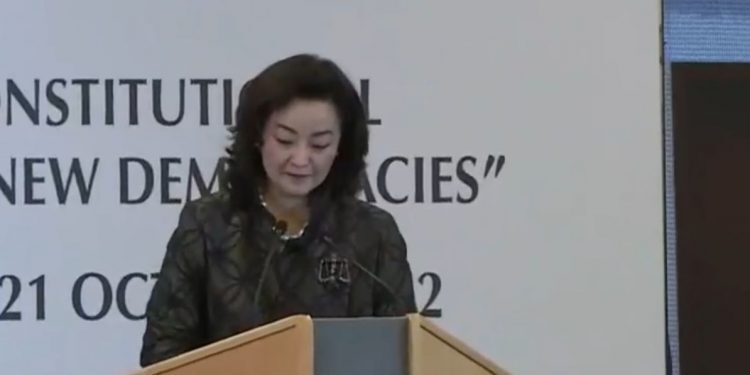 “Boll i keni mbushur xhepat”/ Yuri Kim “thirrje” gjykatave e prokurorëve: Ka ikur koha e zarfave, telefonatave e kërcënimeve! Bëni punën tuaj