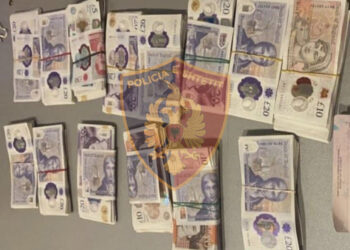 Bllokohet valixhja me paund në Rinas