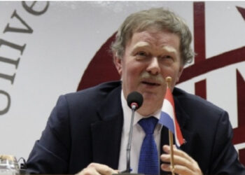 Ish-ambasadori për tensionet në Kosovë: Regjimi i Vuçiçit e tregoi fytyrën e vërtetë që s’duan paqe e as pajtim