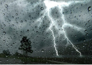 Rrebeshe shiu me vetëtim, si do të jetë moti të shtunën dhe të dielën