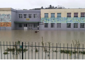 Moti i keq në Shqipëri, pezullohet mësimi në disa shkolla