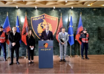 EMRAT/ Serat me hashash në Berat, Policia e Shtetit jep detaje: Ranë në pranga 11 persona, u sekuestruan 870 kg drogë!