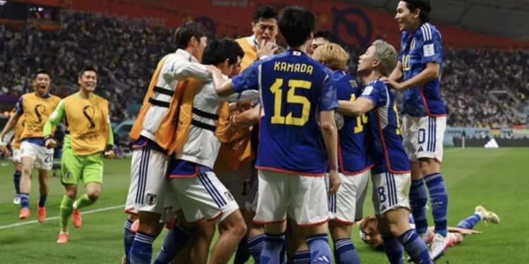 Japonia trondit Gjermaninë duke e mposhtur me përmbysje