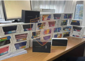 Kontrabandoi 26 celularë, policia kap pronarin e biznesit