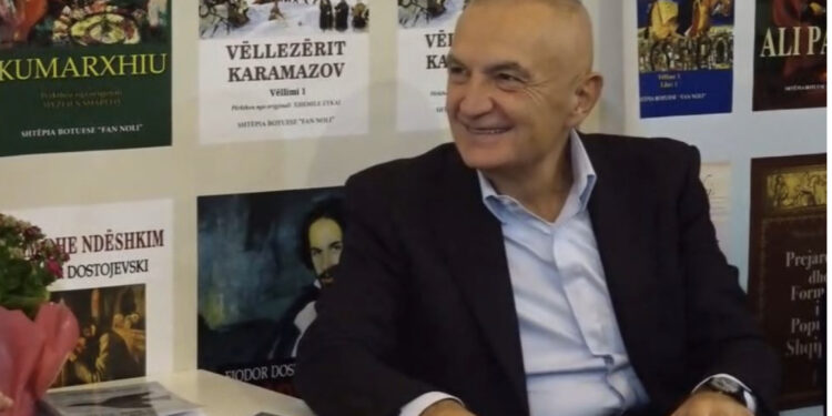 “Letërsinë e kemi më mirë se Shqipërinë”, Meta në Panairin e Librit, tregon zhanrin e preferuar të librave të Kryemadhit