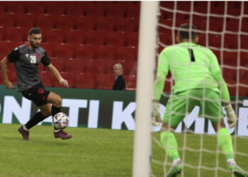 Kombëtarja shënon dy herë, Shqipëria spektakolare ndaj Armenisë