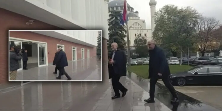 Po përgatitet protesta! Meta shkon në zyrën e Berishës