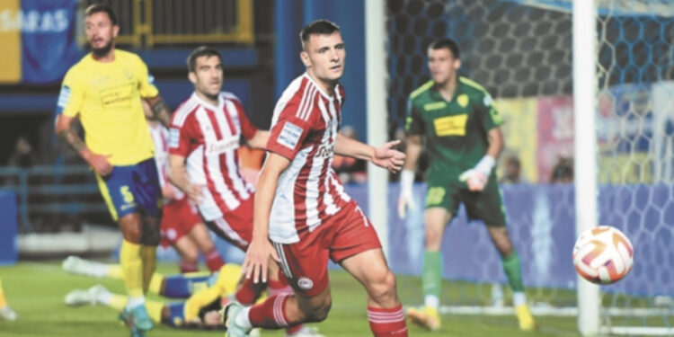 Ylli kuqezi tradhton Shqipërinë për të veshur fanellën e Greqisë