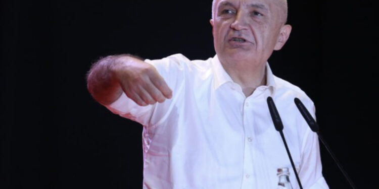 Rënia e Murit të Berlinit, Meta: Moment i jashtëzakonshëm për shqiptarët! Sfida e të rinjve sot, e rëndësishme sa ajo e bashkëmoshatarëve të tyre 33 vjet më parë