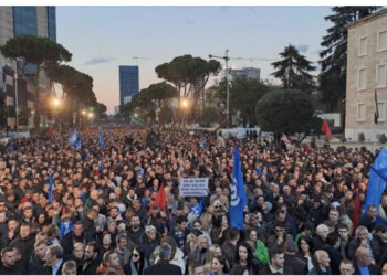 VIDEOLAJM/ Shihni ‘oqeanin’ e njerëzve në protestën historike të opozitës
