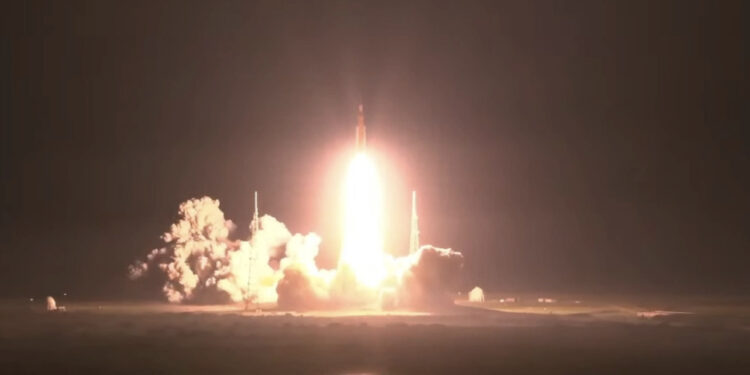 “Artemis” i NASA-s niset për në Hënë, së shpejti do të rikthejë astronautët në satelitin tonë natyror