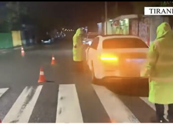 “Tentuan të korruptojnë efektivët”, Rrugorja e Tiranës arreston dhjetëra shoferë, pezullohen 173 leje drejtimi