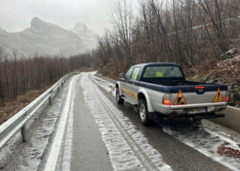 Bien rreshjet e para të dëborës, në Qafë Thore termometri shënon 4 °C