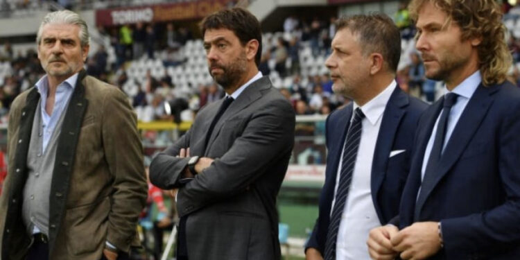 Japin dorëheqje të gjithë anëtarët e bordit të Juventusit, përfshirë presidentin Agnelli