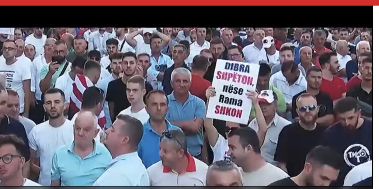 VIDEO/ Publikohet himni i protestës së 12 nëntorit e thirrur nga PD dhe Fronti i Shpëtimit Kombëtar