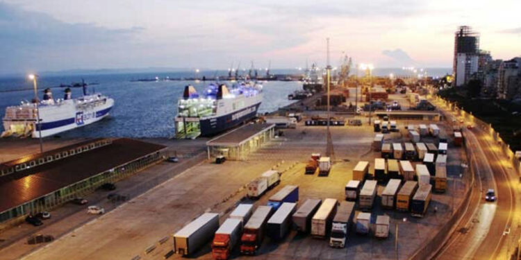 E nxorën skanerin huq! Hileja që bënë agjentët në Durrës për të kaluar kokainën