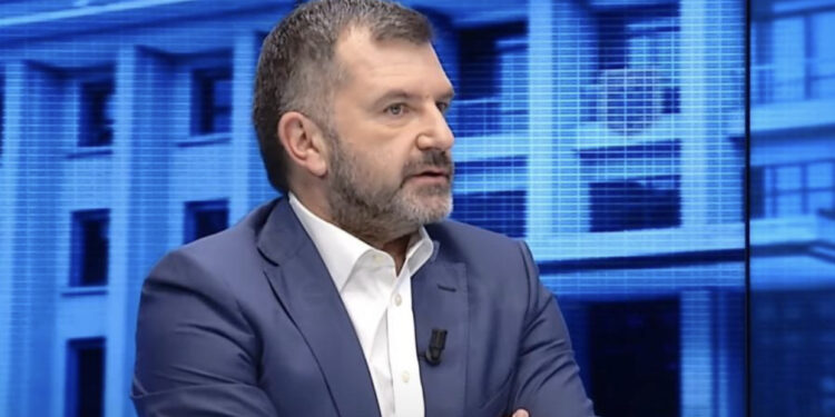 “Parkun e fundit e ndërtoi Enver Hoxha”, Bushati: Cilësia e ajrit në Tiranë është katastrofë, nuk matet prej vitit 2016