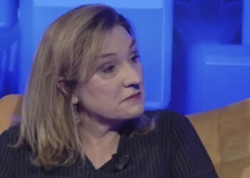 “Jeta ime ka qenë vetëm ato 18 vite”, Flutura Açka “shpërthen” në lot, rrëfen ditët e fundit me të birin