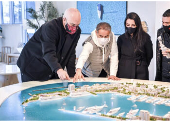 VIDEO/ I përfolur si projekt korruptiv dhe pastrim parash, Edi Rama shpërndan videon e Mohamed Alabbar