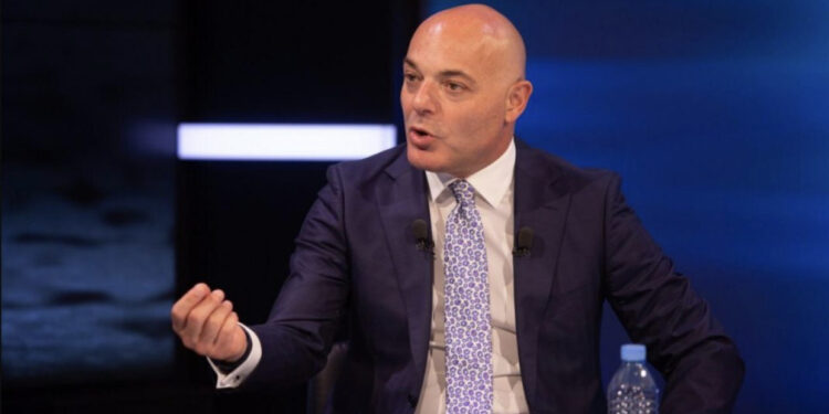 “Kjo nënë kishte një djalë që ra dëshmor në ‘99”, Fevziu prek më fjalët: Ato dy vajza kanë goditur secilin nga ne