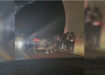 Armë, para dhe 430 kg kokainë/ Dalin pamjet e operacionit në Fier, si u zbulua banesa e zyrtarit të PS, policia ‘blindoi’ fshatin në pak minuta