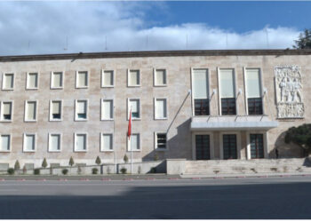 Protesta kombëtare e 12 nëntorit/ Rama nuk do jetë në Tiranë, Policia njoftohet për tubim dy orë. Ish-kryeministri Berisha lajmëron…