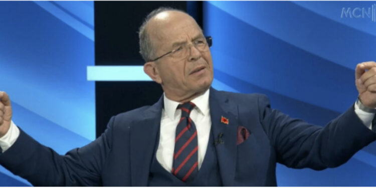 ‘Nëse fitoj, rivalin tim do e bëj Nënkryetar’/ Sazan Guri shpall kandidaturën për Kryetar Bashkie në Berat!