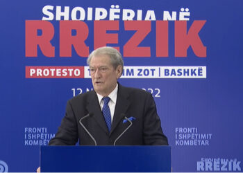 “Rama, autor i dramës së largimit të shqiptarëve”, Berisha zotohet: PD do të zbatojë ligjin për BOSËT e bandave në zyrat e qeverisë