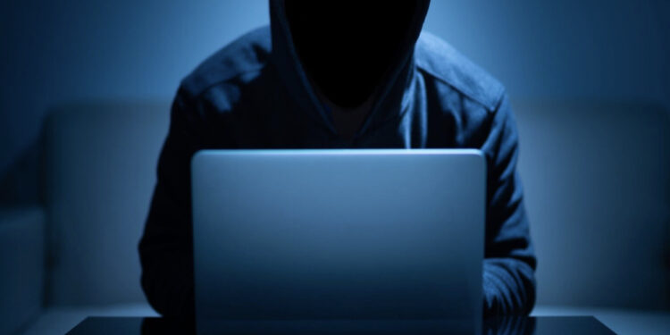 Sulmet kibernetike të Iranit! Lëshohen prangat për pesë zyrtarë