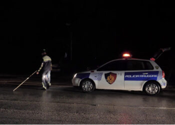 Aksident i rëndë në aksin Korçë-Pogradec, “Audi” përplas për vdekje këmbësorin