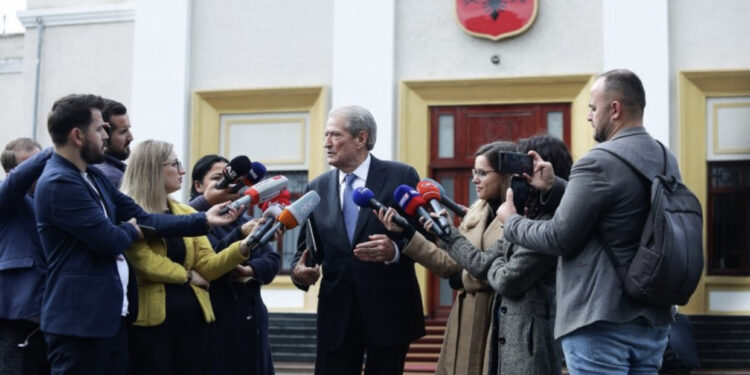 Berisha zotohet: Populli opozitar do të vijë këtu në këtë parlament, datën e vendosim brenda dy ditësh