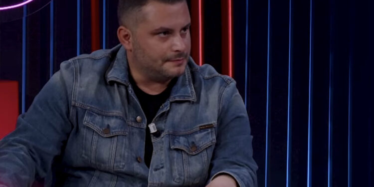 Gazetari i njohur akuzon Ermal Mamaqin: Është mashtrues!