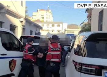 EMRAT/ Makina dhe shtëpia të mbushura me drogë, Operacionalja prangos dy vëllezërit në Skrapar