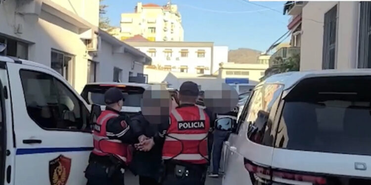 EMRAT/ Makina dhe shtëpia të mbushura me drogë, Operacionalja prangos dy vëllezërit në Skrapar