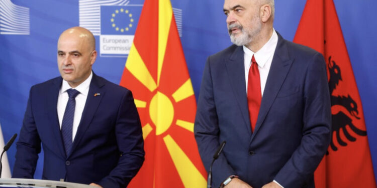 Takimi Rama-Kovaçevski, nga fjalimet tek konferenca, ja çfarë pritet të ndodhë sot në Shkup