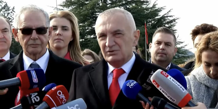 Meta i sfidon të gjithë nga varrezat e dëshmorëve: Në 6 Dhjetor do të jem në shesh te Kryeministria