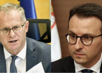 Marrëveshja për targat, sot në Bruksel takohen kryenegociatorët e Kosovës dhe Serbisë